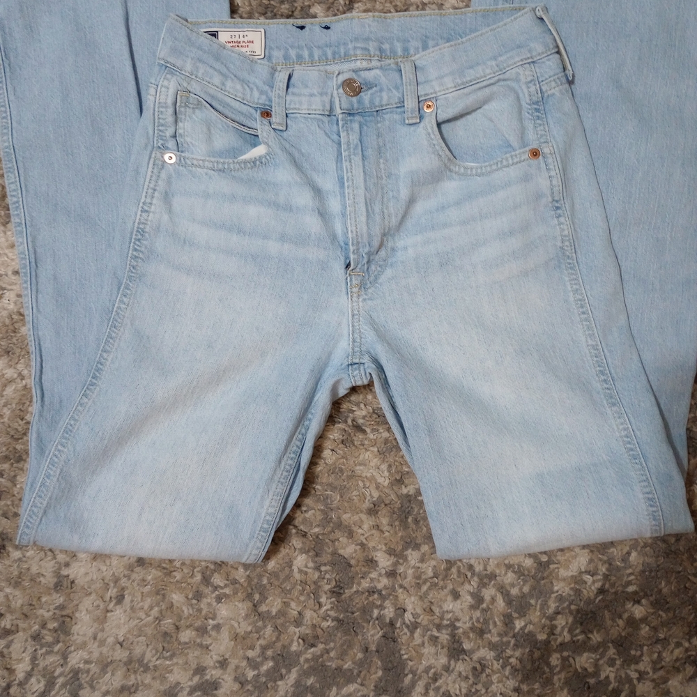 Stylish Women's Straight Leg Jeans in Light Blue